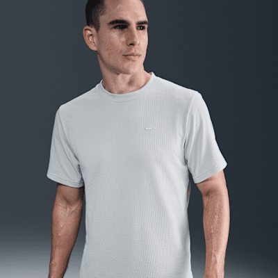 Nike Primary Men's Dri-FIT Seersucker Short-sleeve Versatile